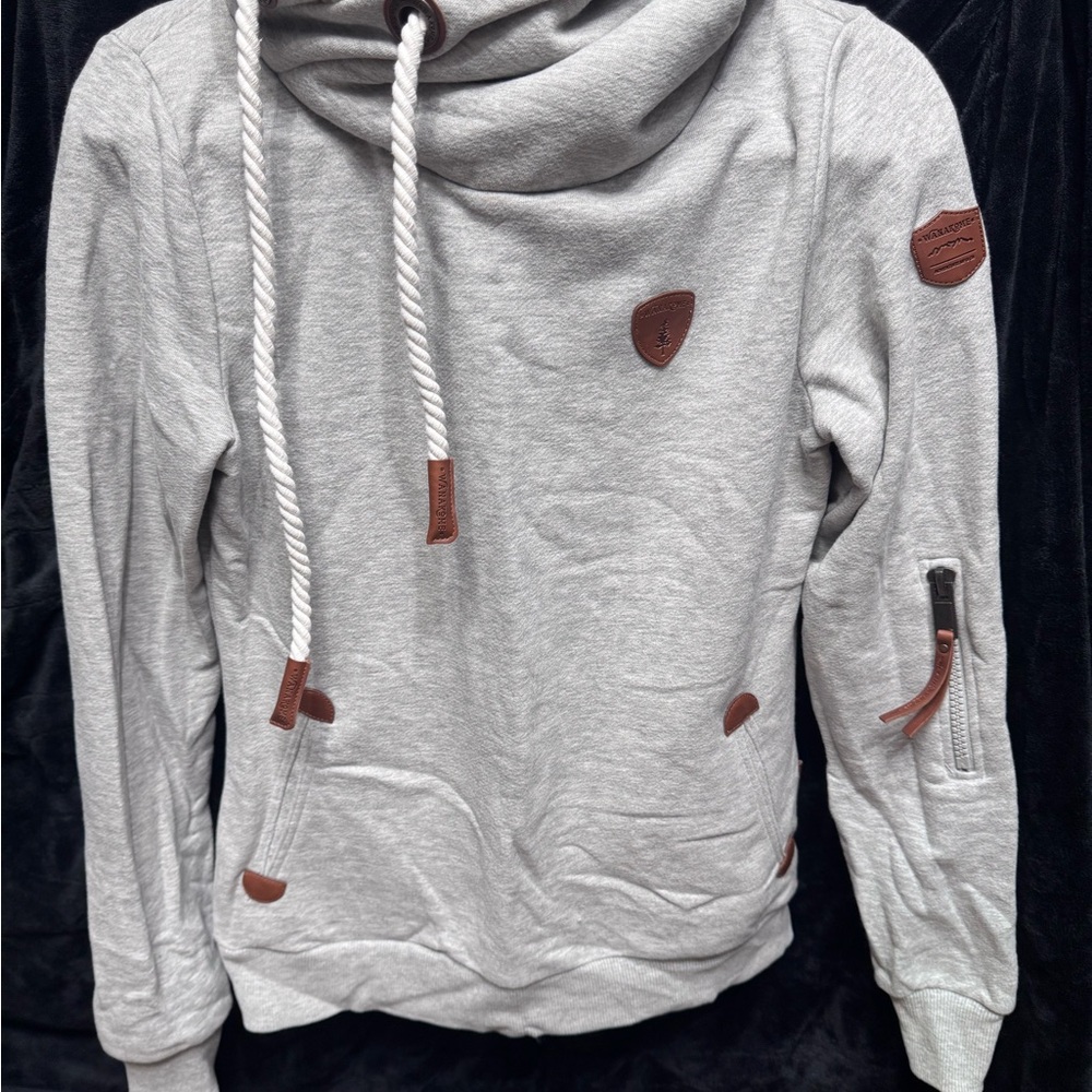 Wanakome Women's Gray Hoodie with Brown Details